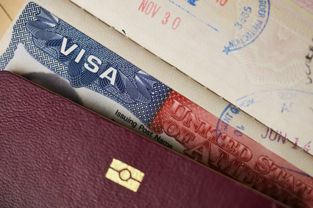 A Visa Banner in Sades of Blue and Red